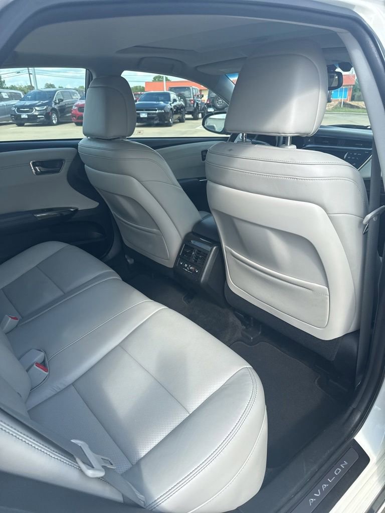 Used 2014 Toyota Avalon Limited w/ Technology Package FWD image 15