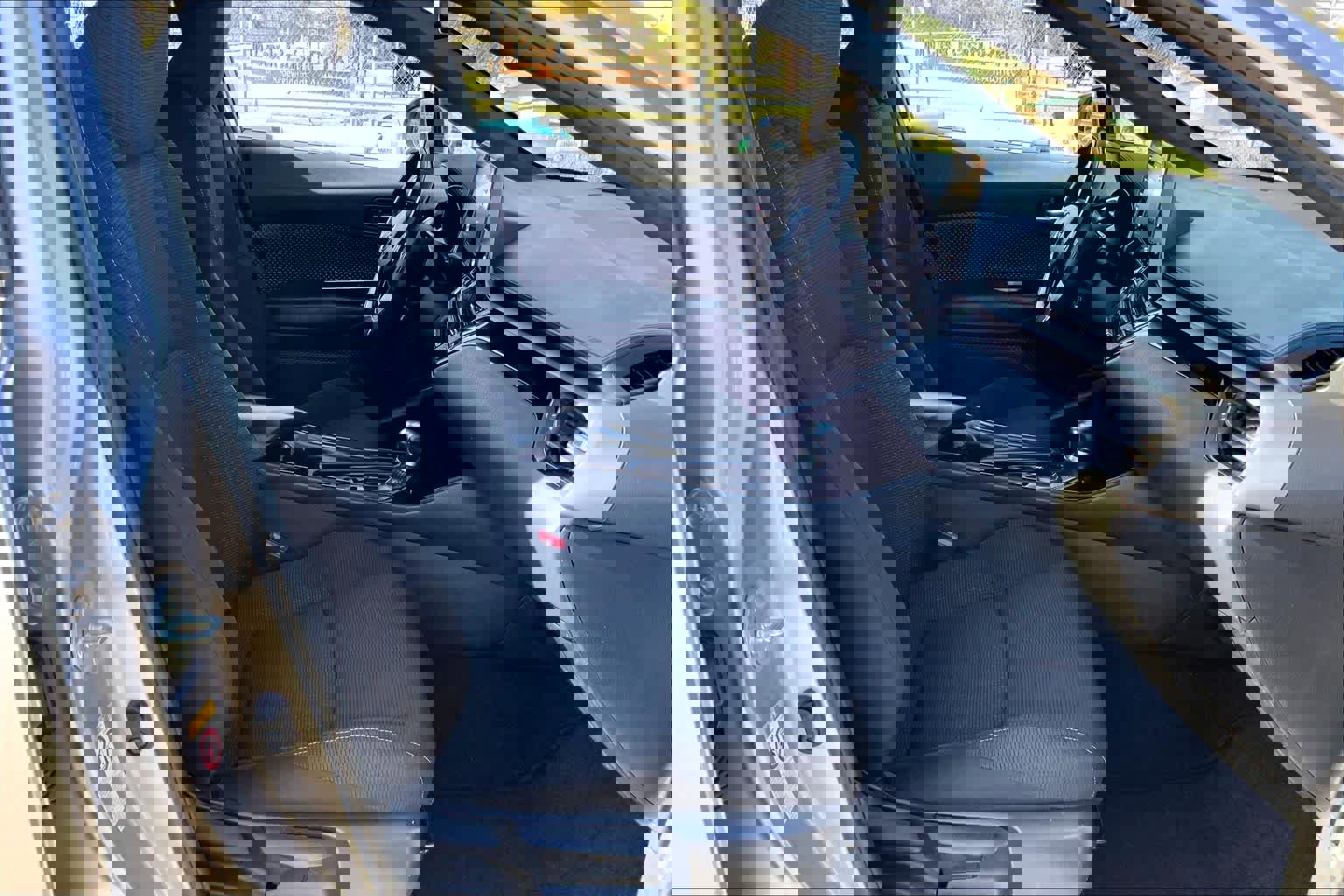 Used 2019 Toyota C-HR LE image 8