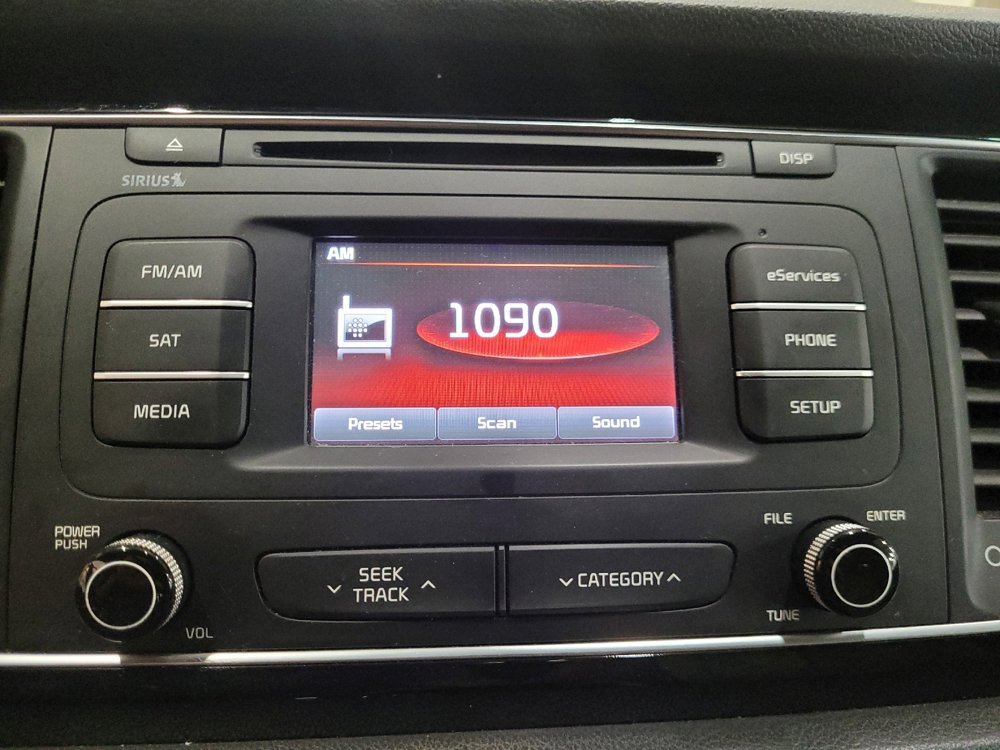 Used 2015 Kia Sedona EX FWD image 25