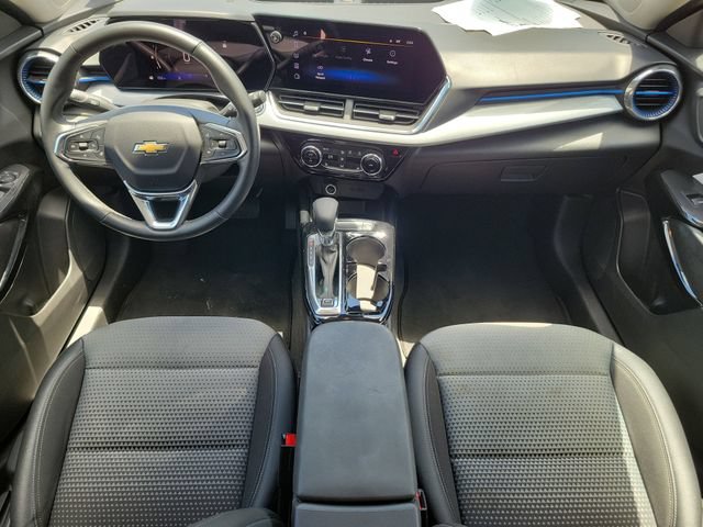 Certified 2025 Chevrolet Trax LT w/ LT Convenience Package FWD image 13