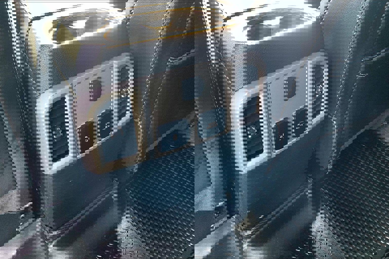 Used 2020 Ford F250 Lariat w/ Tremor Off-Road Package image 34