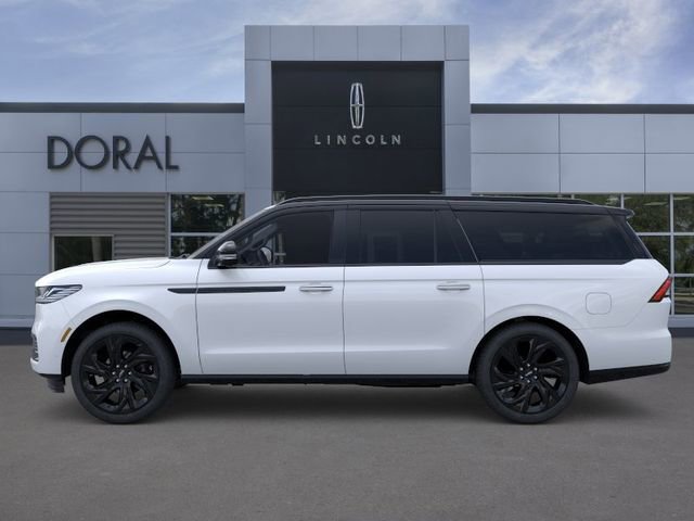 New 2026 Lincoln Navigator L Black Label AWD/4WD image 3