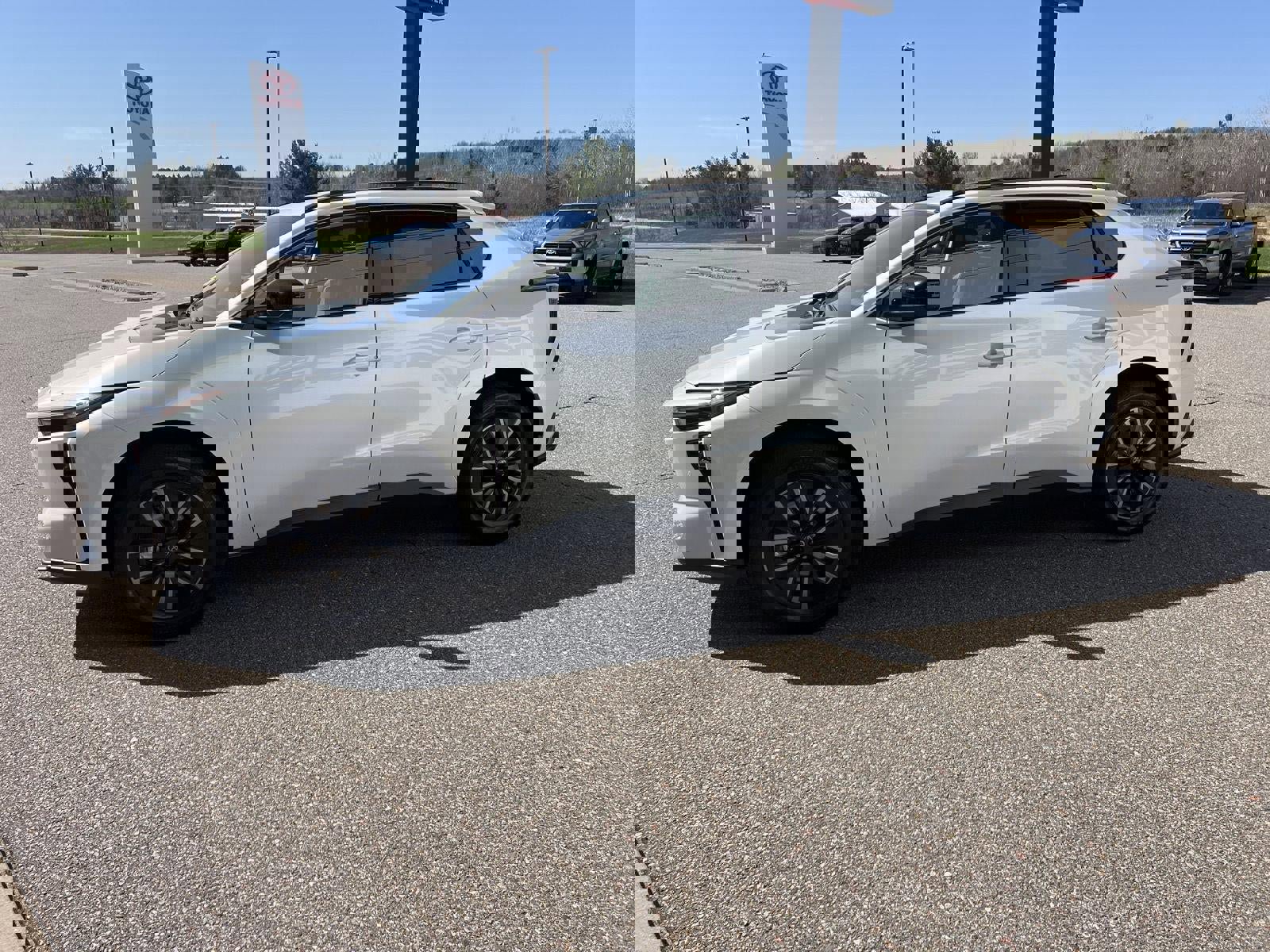 Used 2026 Toyota bZ AWD/4WD image 7