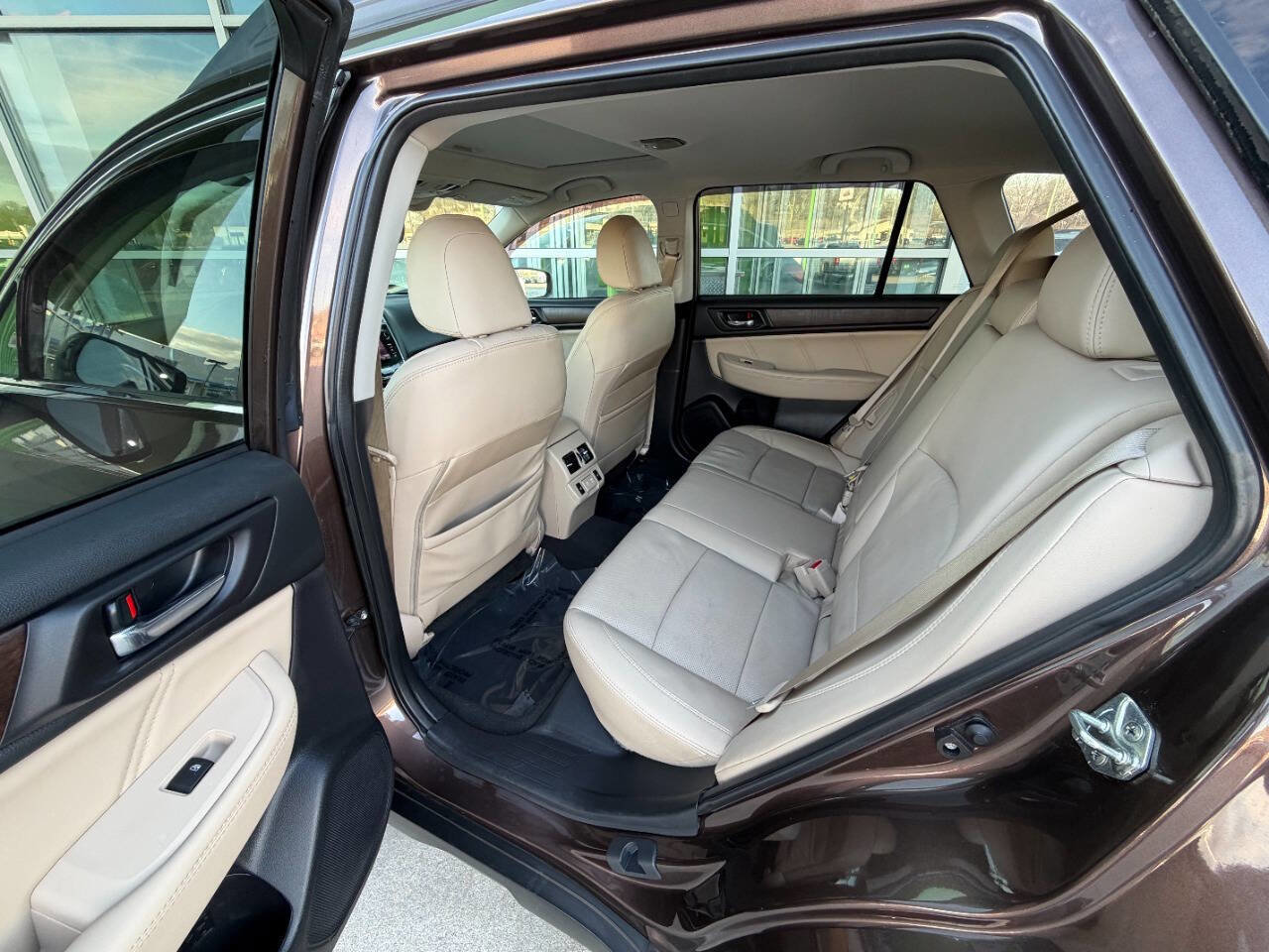 Used 2019 Subaru Outback 2.5i Limited w/ Popular Package #2 image 12