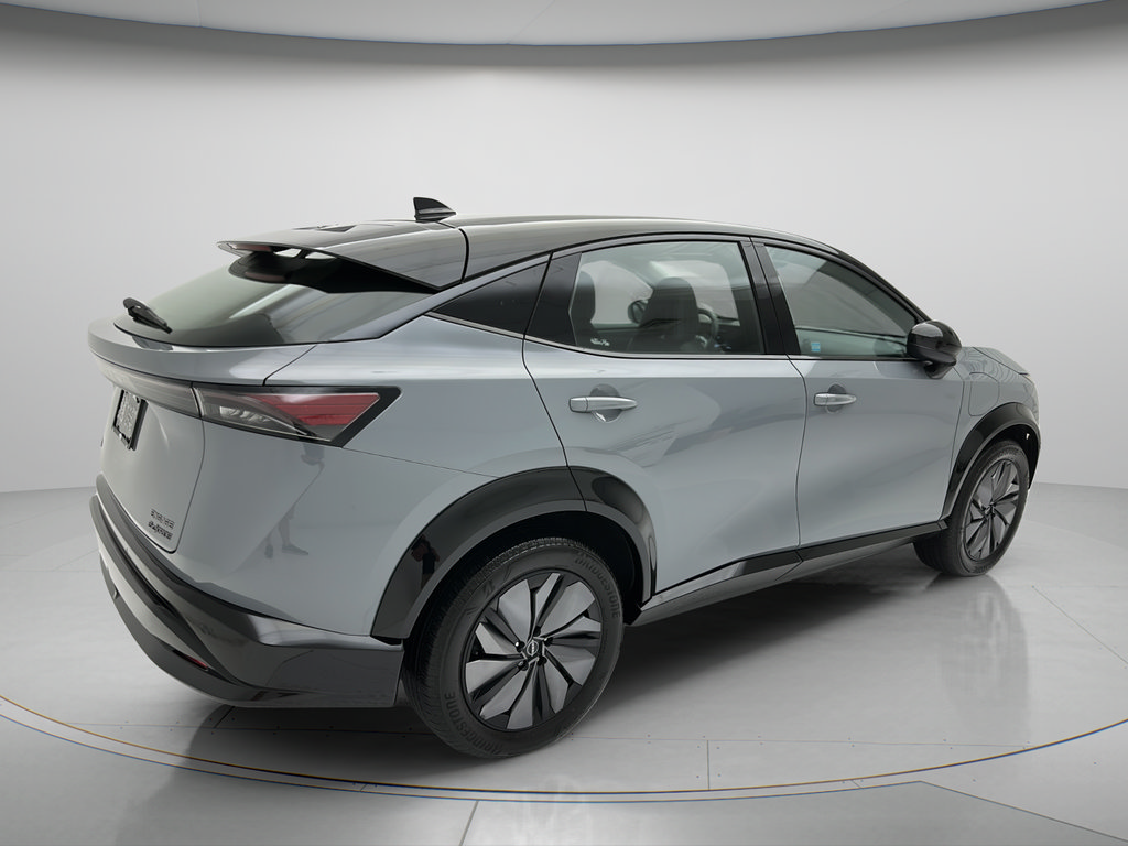 Used 2024 Nissan Ariya AWD image 5