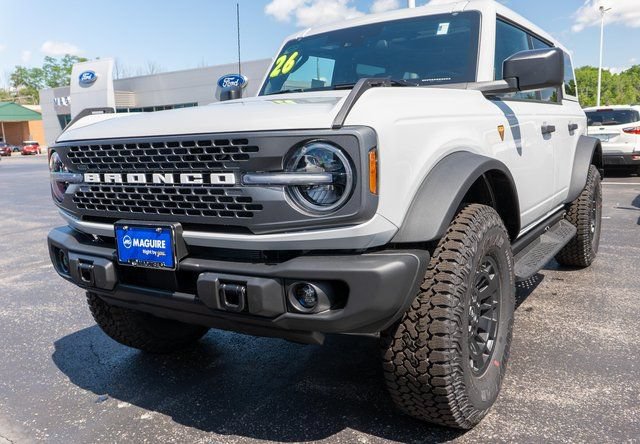 New 2026 Ford Bronco Badlands w/ Sasquatch Package AWD/4WD image 2