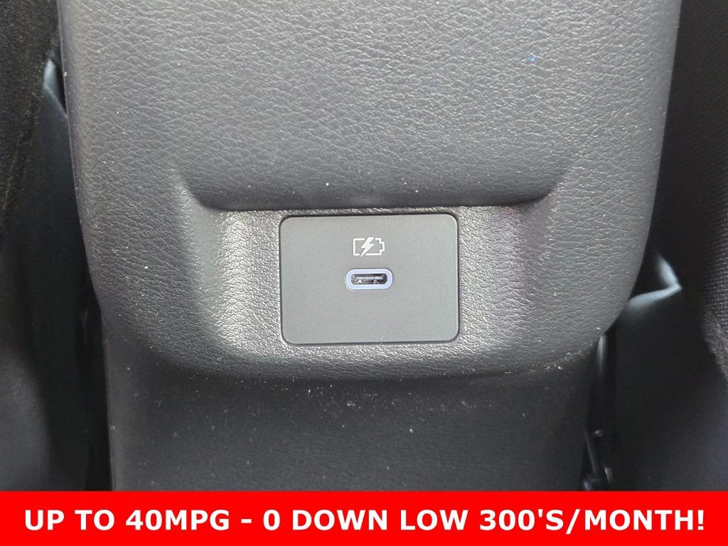 New 2025 Nissan Versa SV w/ Trunk Package FWD image 12