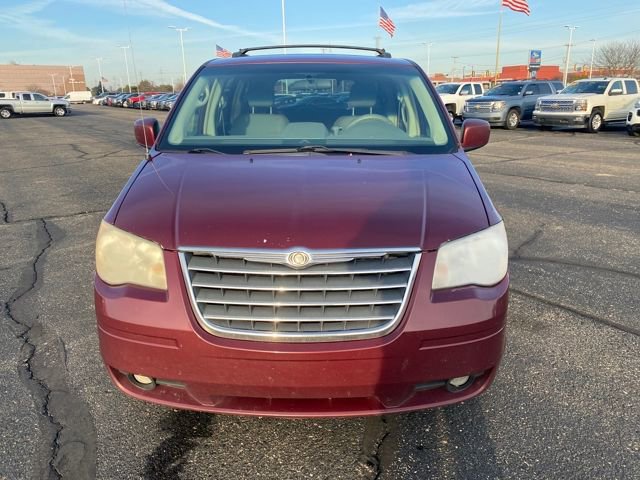 Used 2009 Chrysler Town & Country Touring image 2