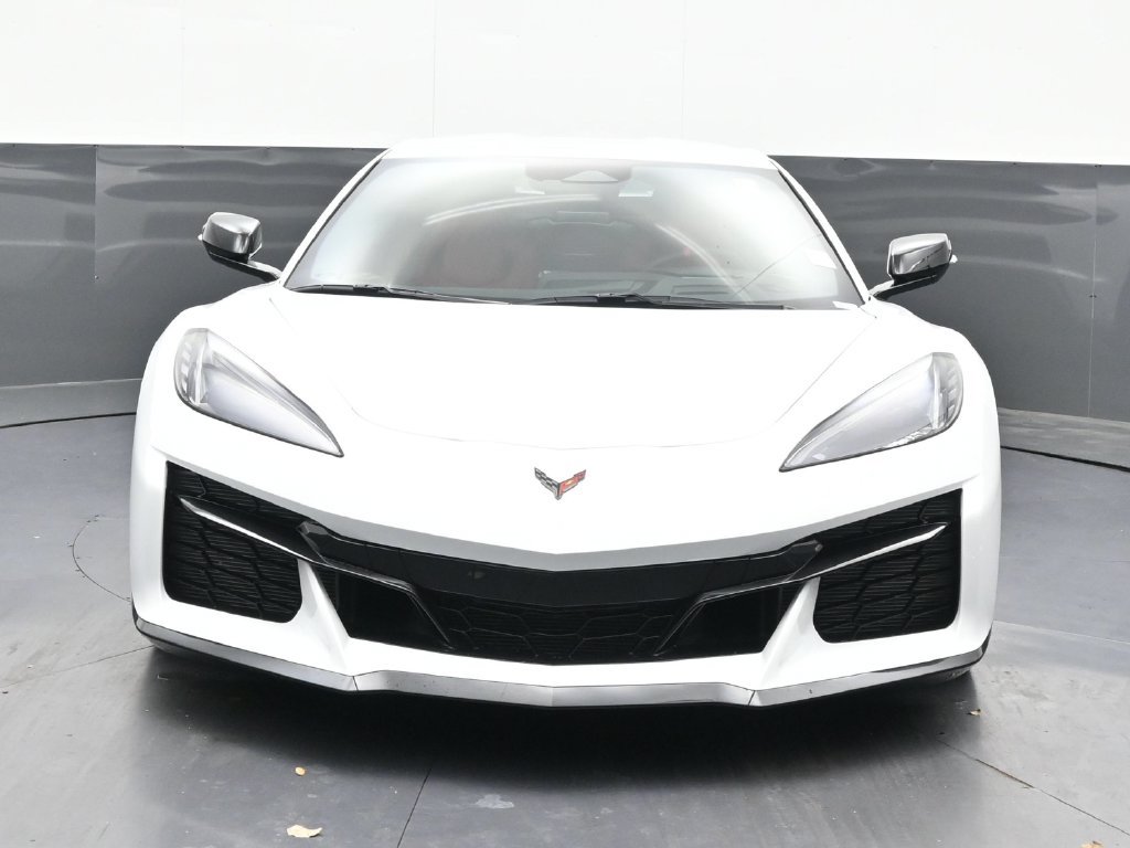 Used 2027 Chevrolet Corvette Z06 RWD image 9