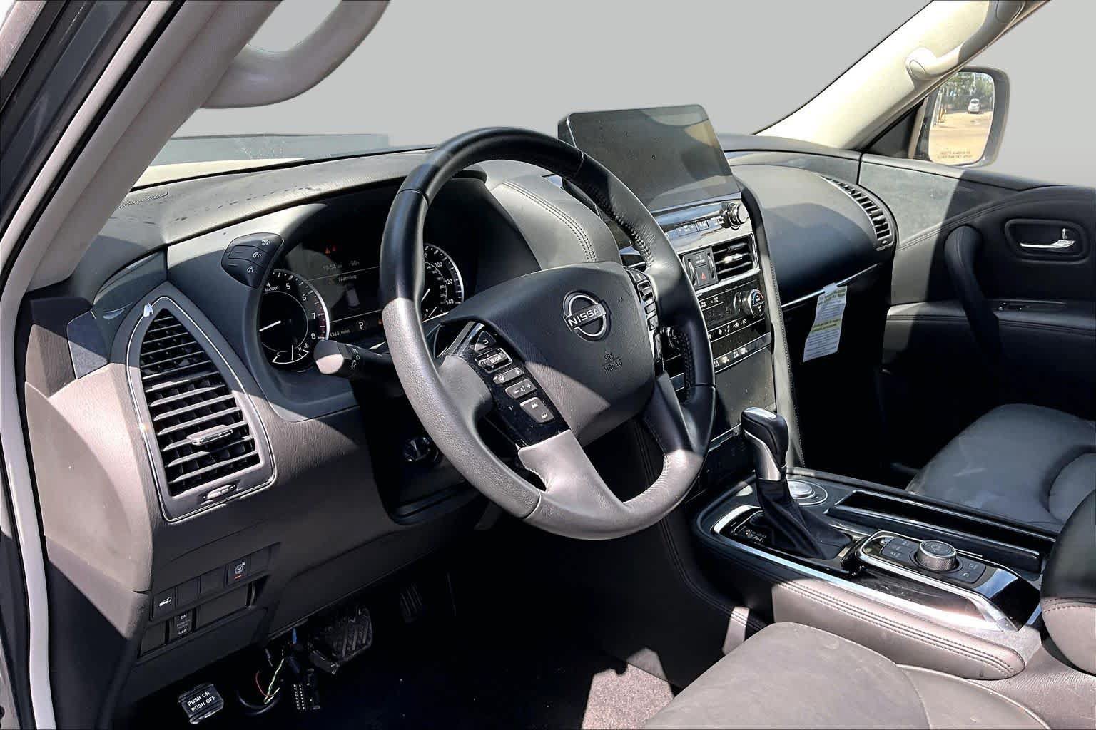 Used 2022 Nissan Armada SV w/ SV Appearance Package RWD image 18