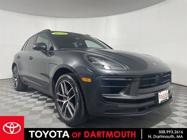 Used 2025 Porsche Macan S AWD/4WD video 1