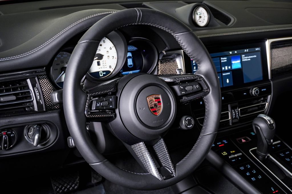 Certified 2026 Porsche Macan GTS image 18