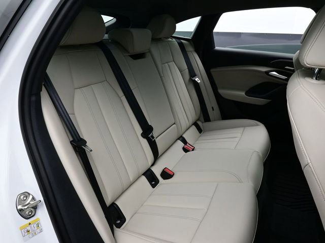 Used 2025 Audi A6 e-tron Prestige image 17