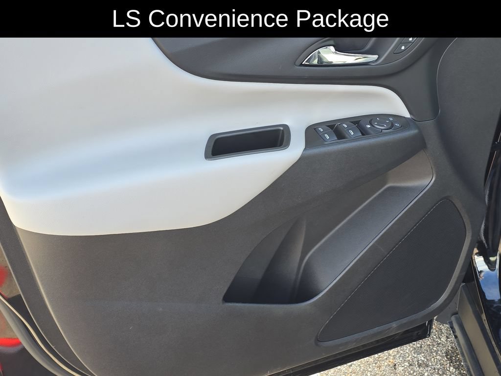 Used 2024 Chevrolet Equinox LS w/ LS Convenience Package FWD image 9