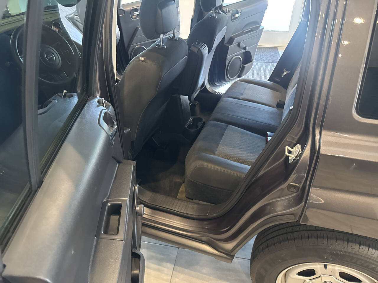 Used 2016 Jeep Patriot Sport FWD image 21