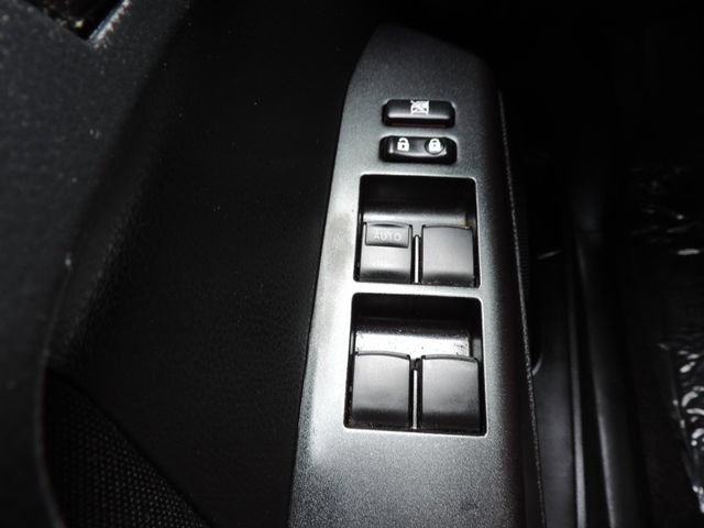 Used 2018 Toyota RAV4 LE FWD image 24