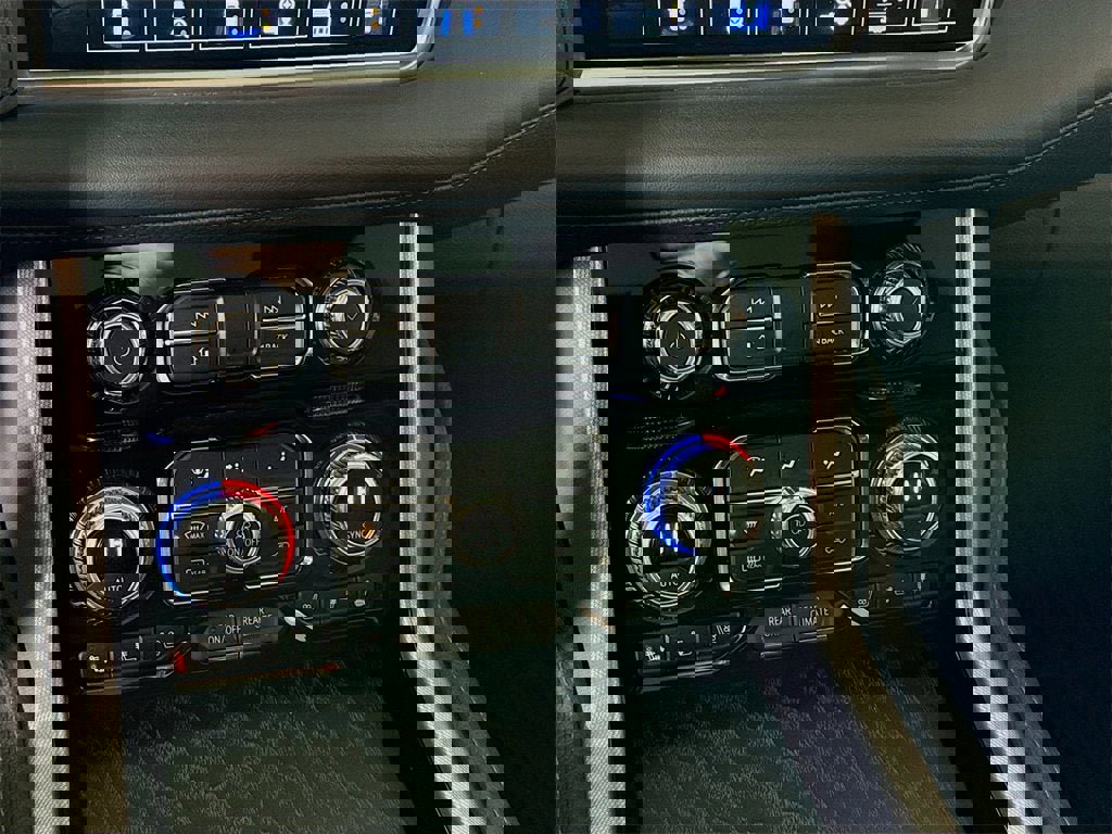 Certified 2024 GMC Yukon Denali image 11