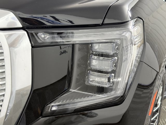 Used 2022 GMC Yukon Denali RWD image 33