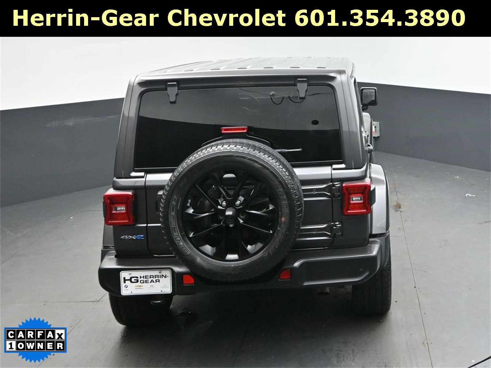 Used 2021 Jeep Wrangler Unlimited Sahara w/ Cold Weather Group image 37