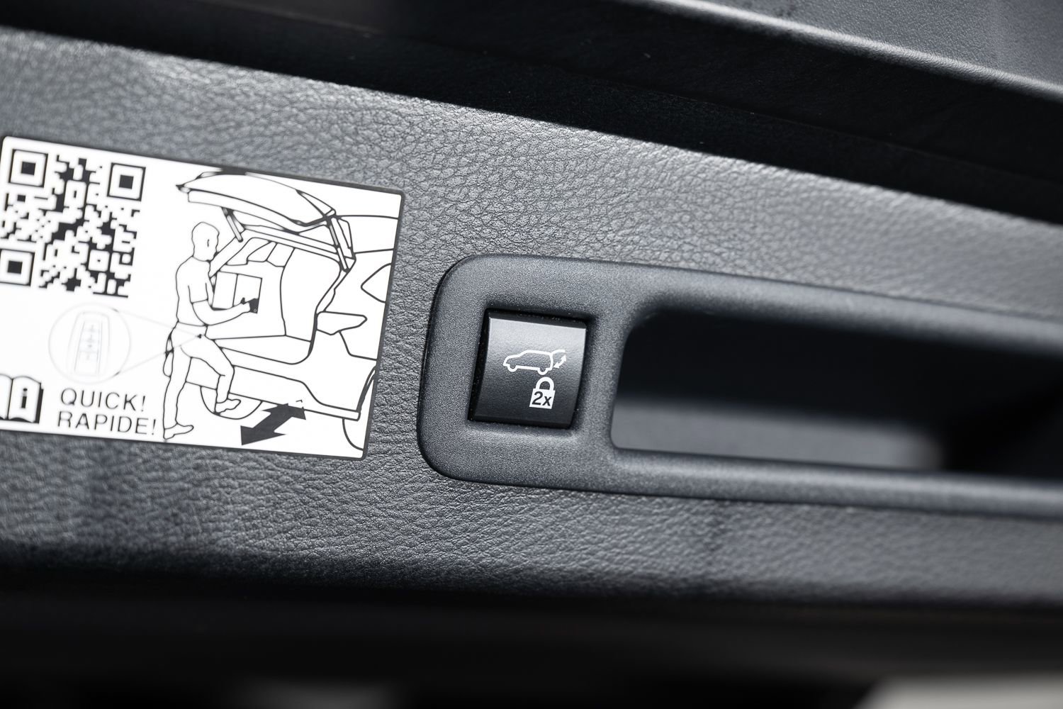 Used 2022 Toyota Sienna XSE w/ XSE Plus Package image 22