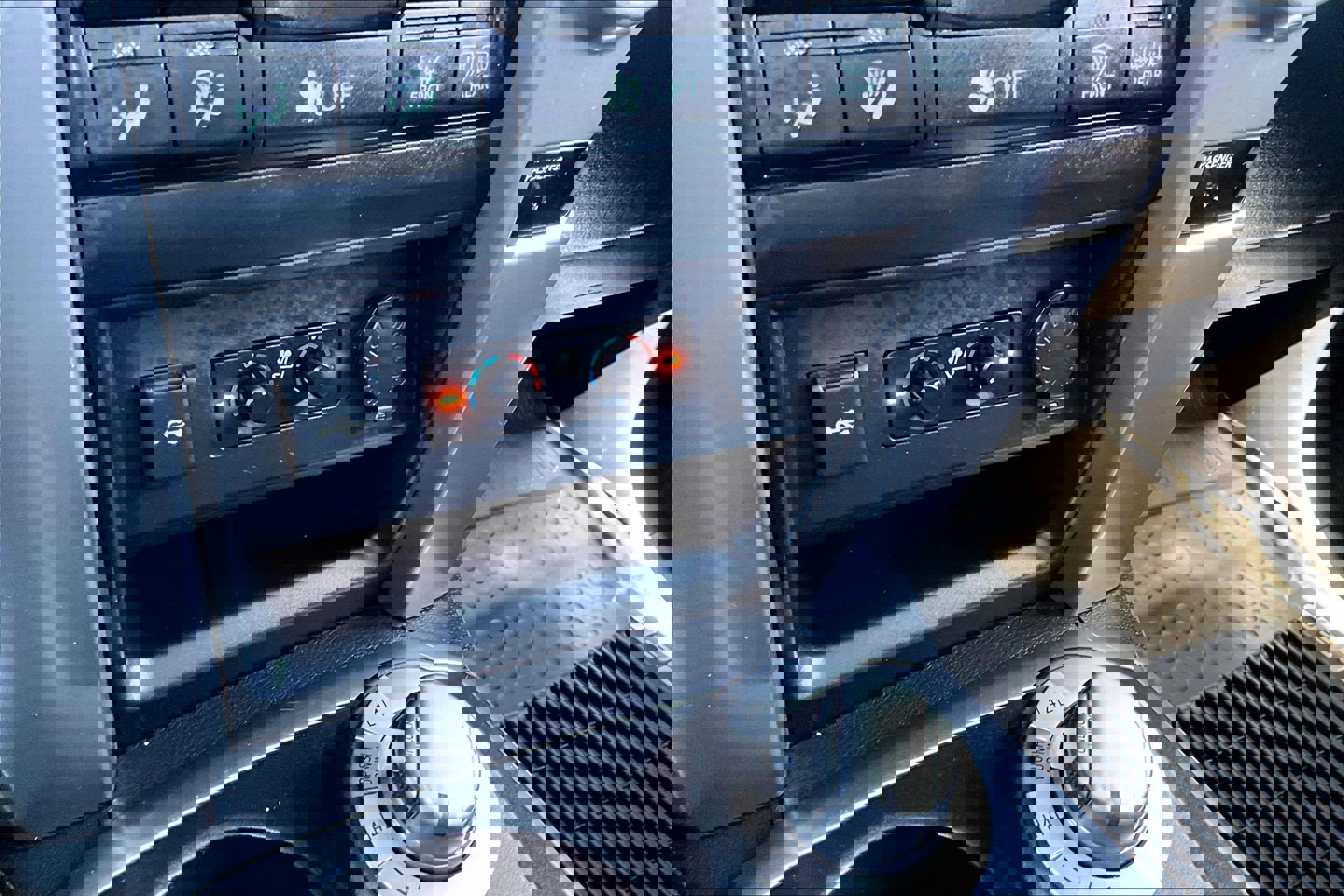 Used 2020 Toyota 4Runner Limited image 31