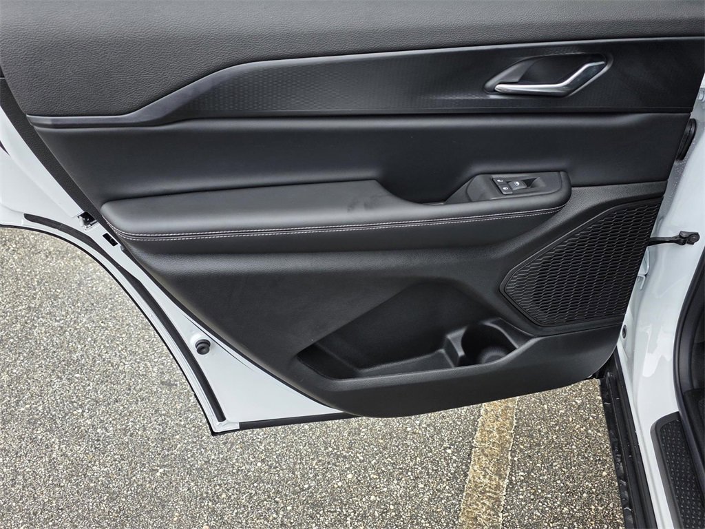 New 2025 Jeep Grand Cherokee L Altitude image 33