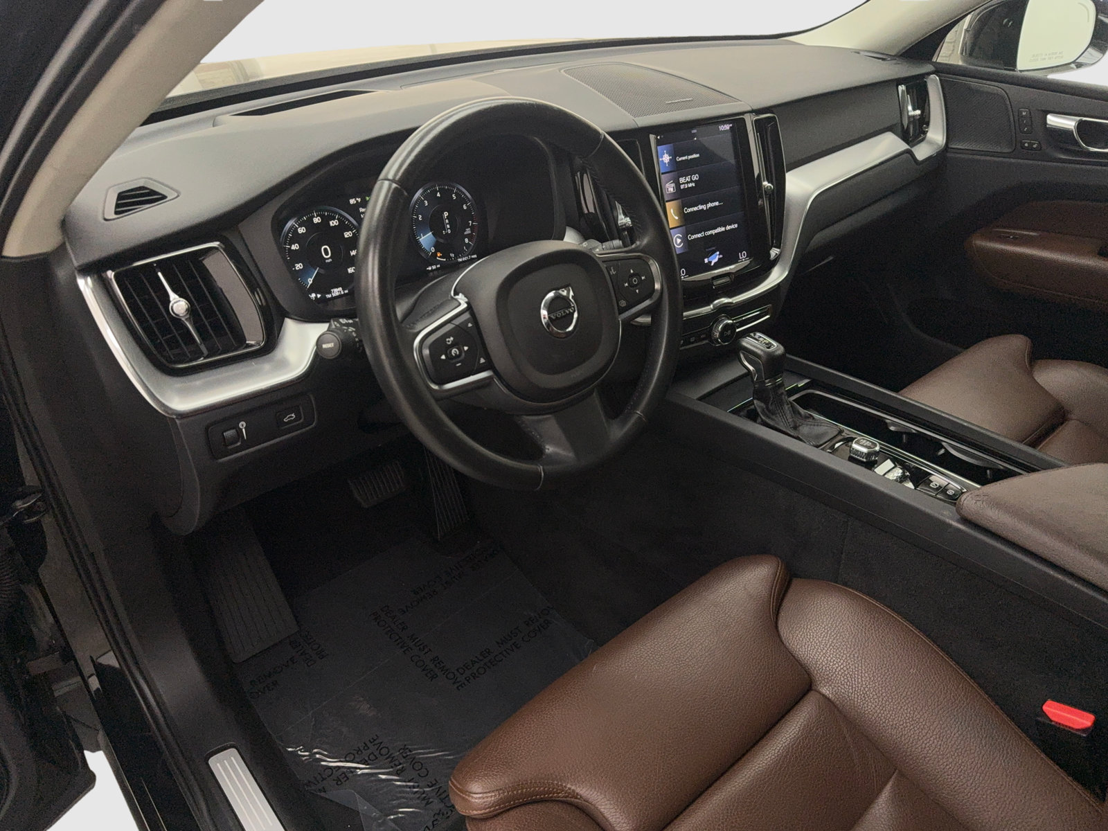 Used 2019 Volvo XC60 T5 Momentum w/ Multimedia Package FWD image 15