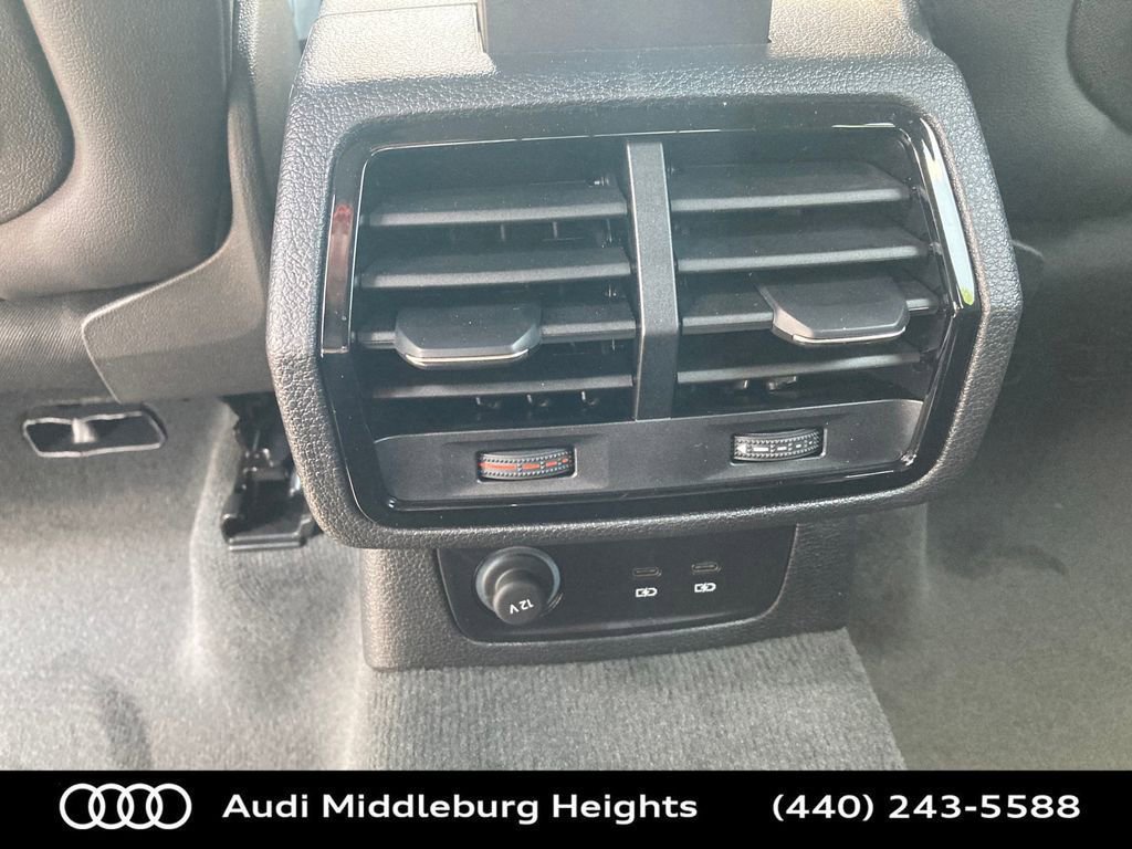 Certified 2025 Audi Q3 2.0T Premium w/ Convenience Package image 32