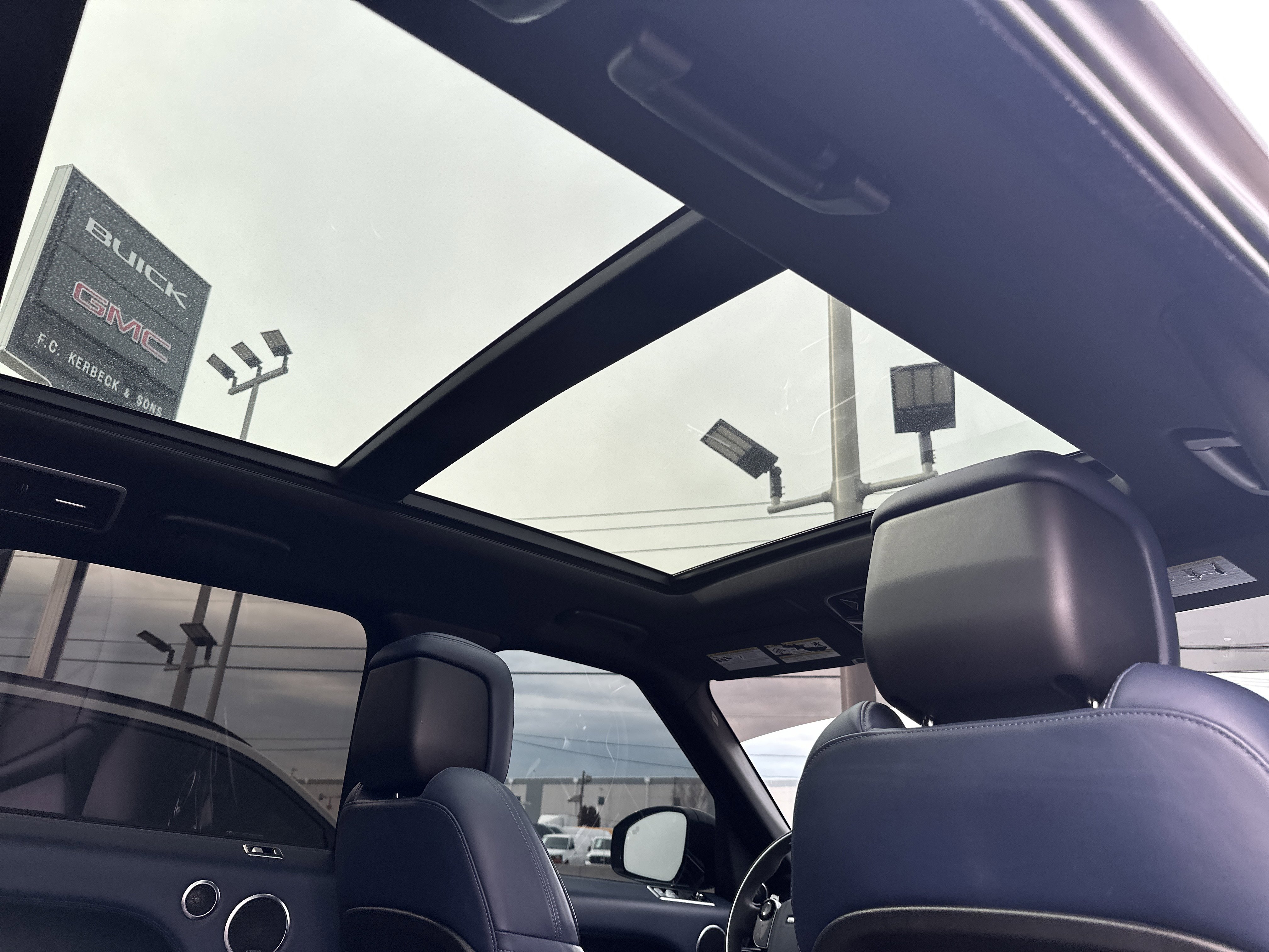 Used 2021 Land Rover Range Rover Sport HST image 16