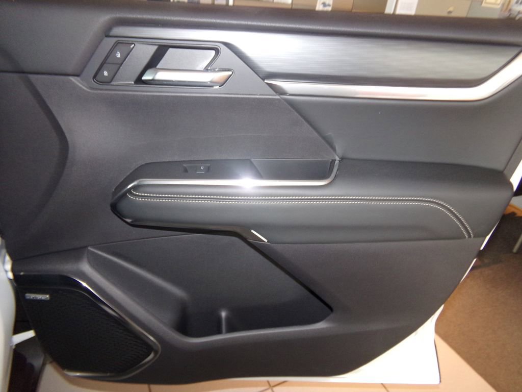 New 2025 GMC Acadia Elevation image 7