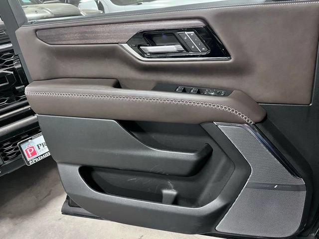 Used 2025 GMC Yukon Denali Ultimate w/ LPO, Floor Liner Package AWD/4WD image 26