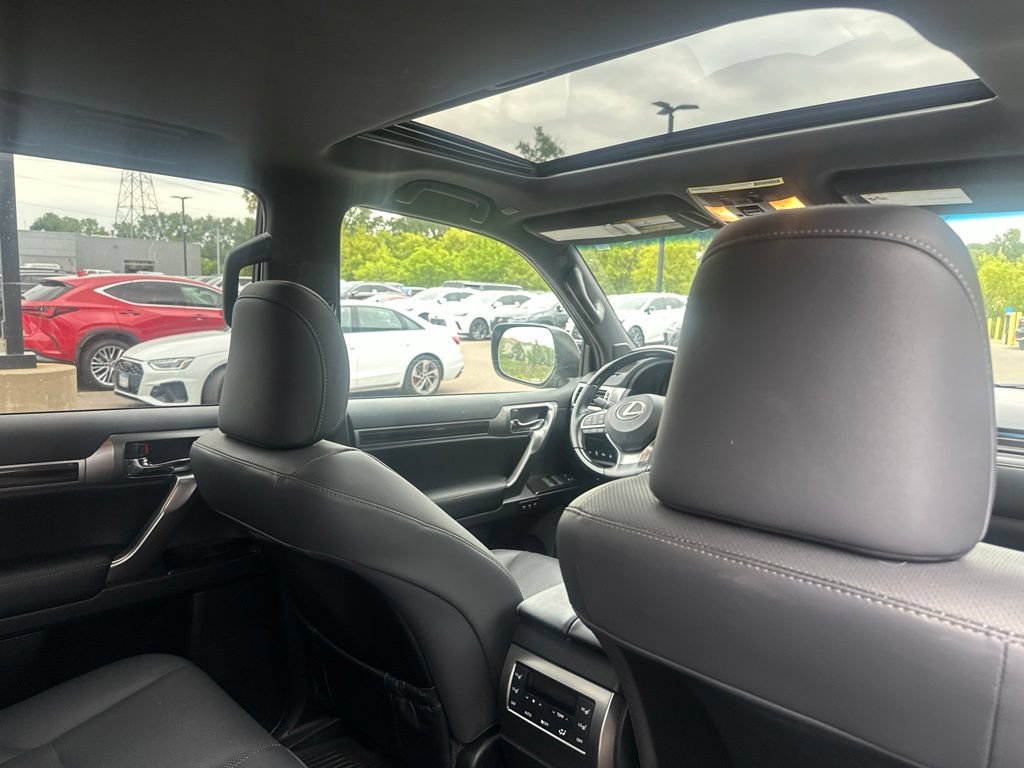 Certified 2022 Lexus GX 460 Premium w/ Premium Package AWD/4WD image 28