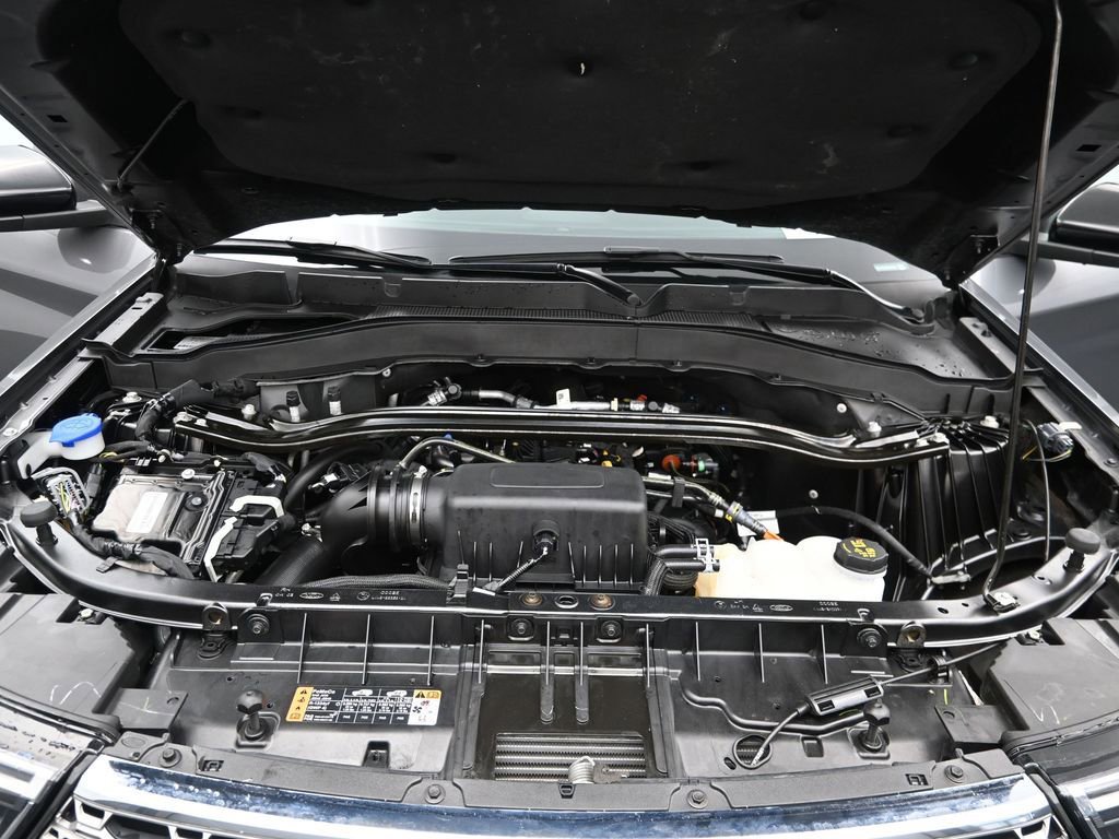 Used 2024 Ford Explorer Limited image 11
