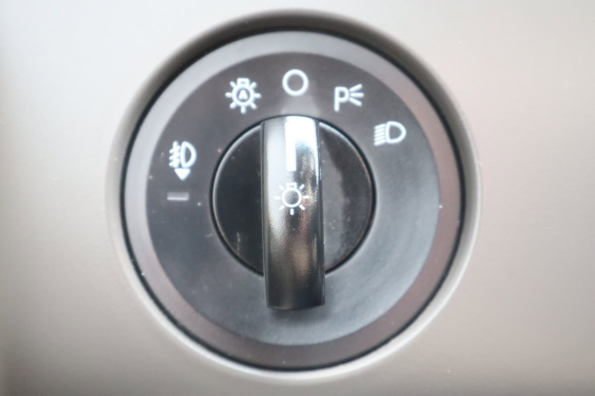 Used 2010 Ford Expedition XLT image 28