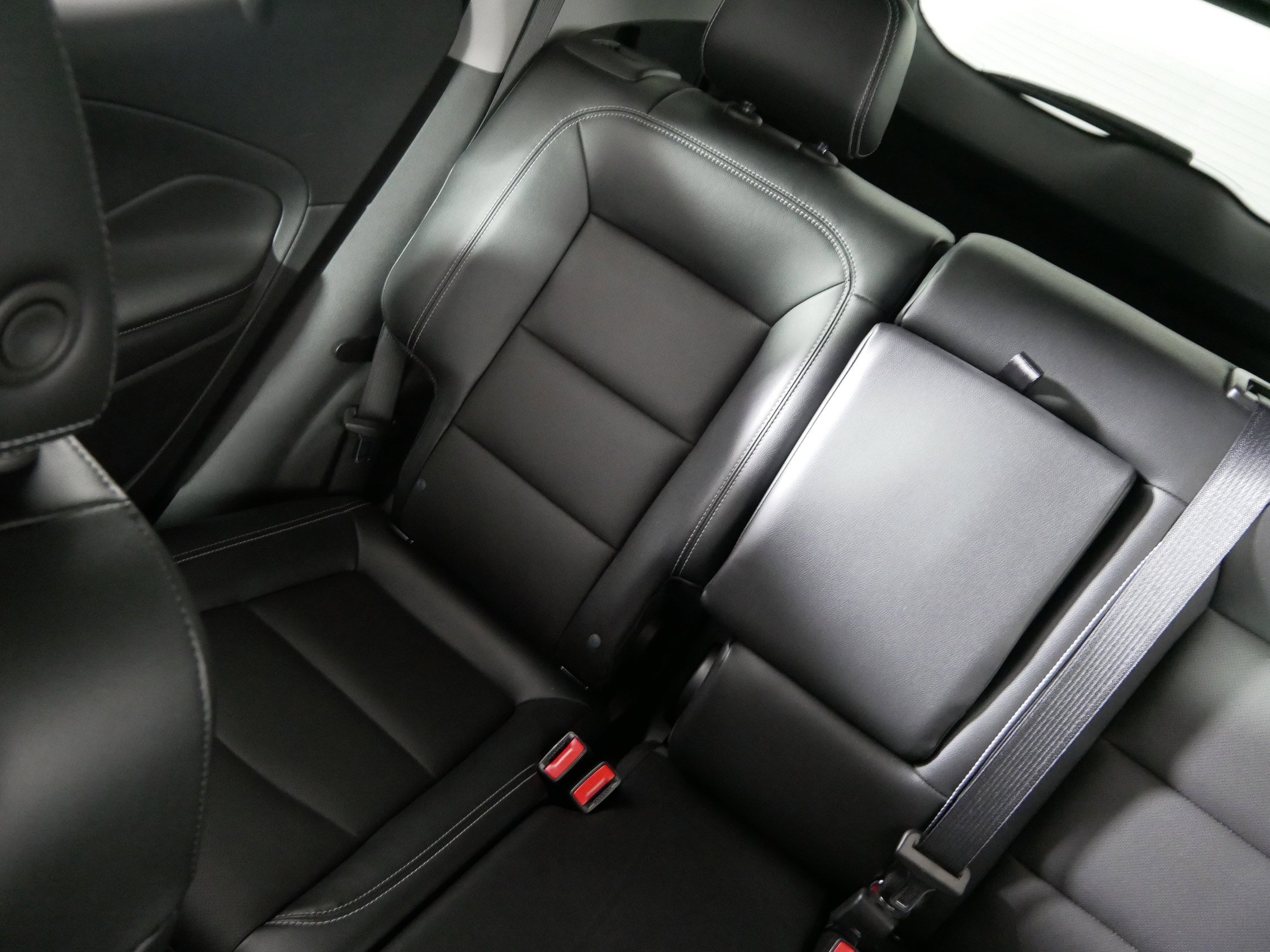 Used 2023 GMC Terrain SLT w/ Elevation Edition image 12