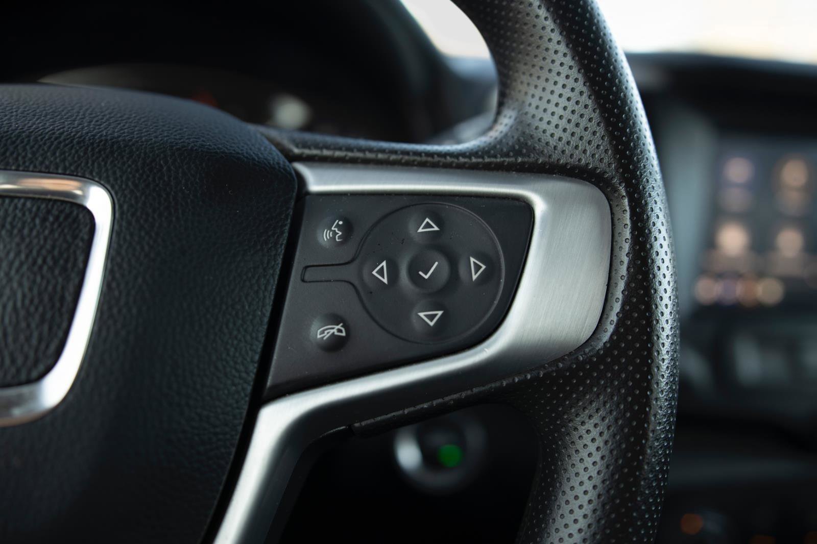 Used 2024 GMC Terrain SLE image 7