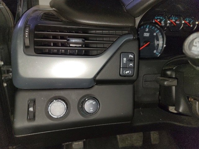 Used 2018 Chevrolet Suburban LT image 11