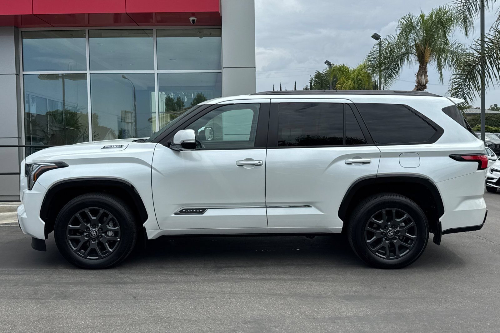 Certified 2025 Toyota Sequoia Platinum w/ Tow Technology Package AWD/4WD image 9