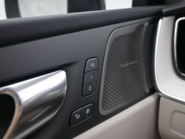 New 2026 Volvo XC60 B5 Ultra w/ Protection Package Premier image 30