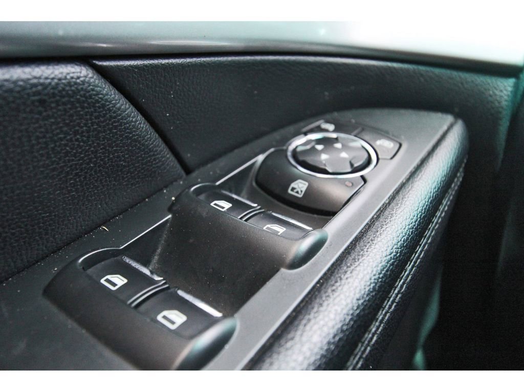 Used 2016 Ford Explorer XLT w/ Equipment Group 202A FWD image 18