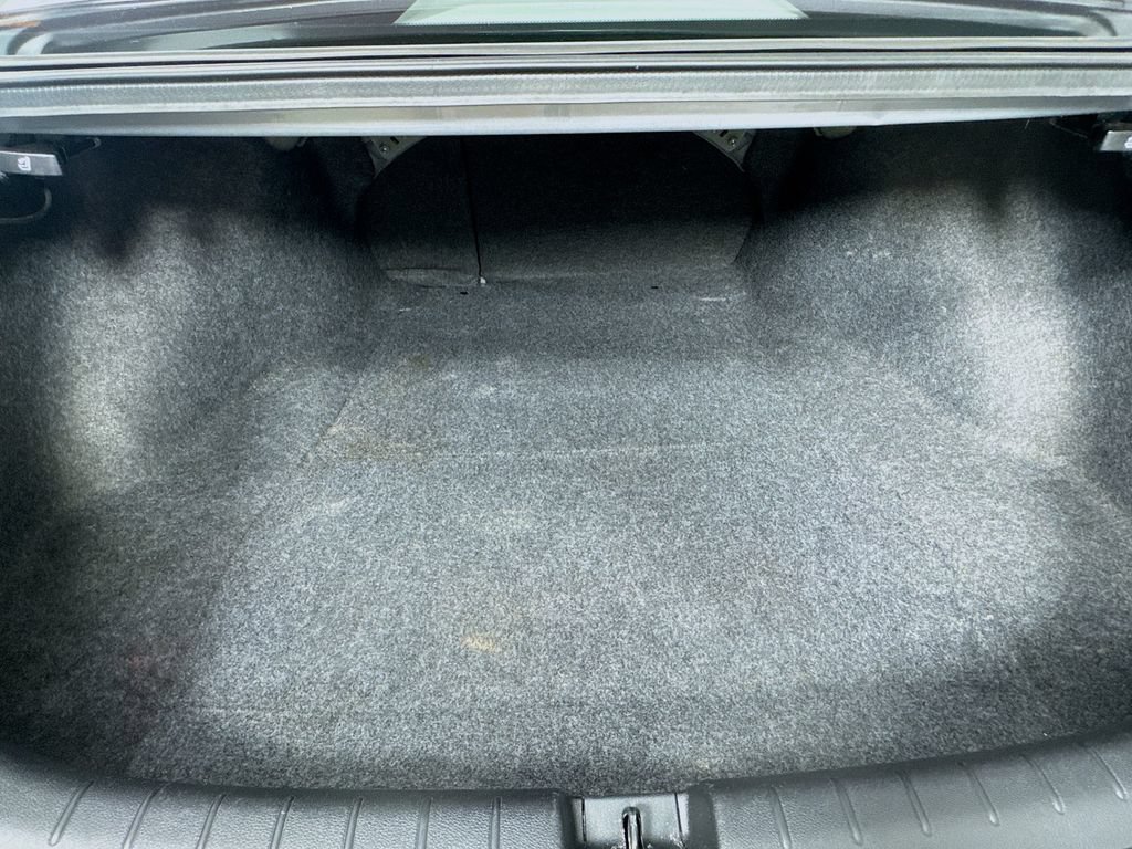 Used 2017 Honda Accord EX image 30