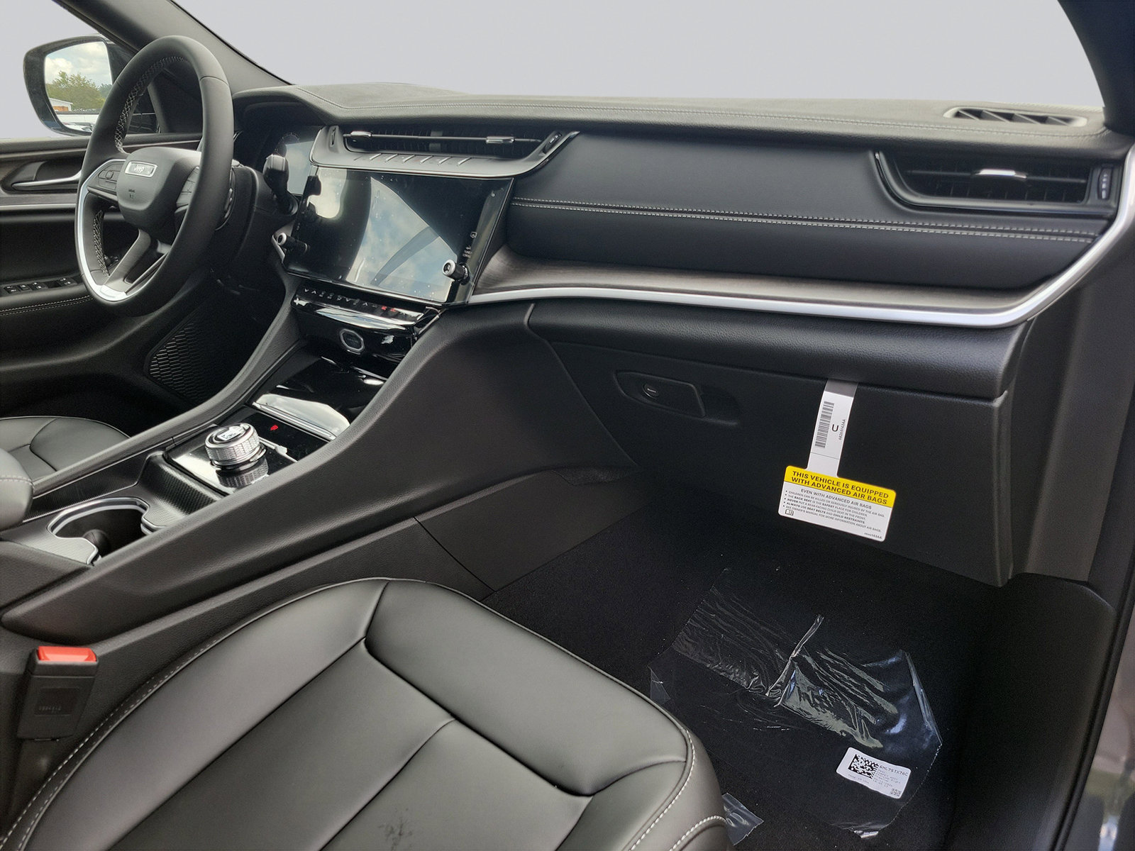 New 2027 Jeep Grand Cherokee Limited RWD image 38
