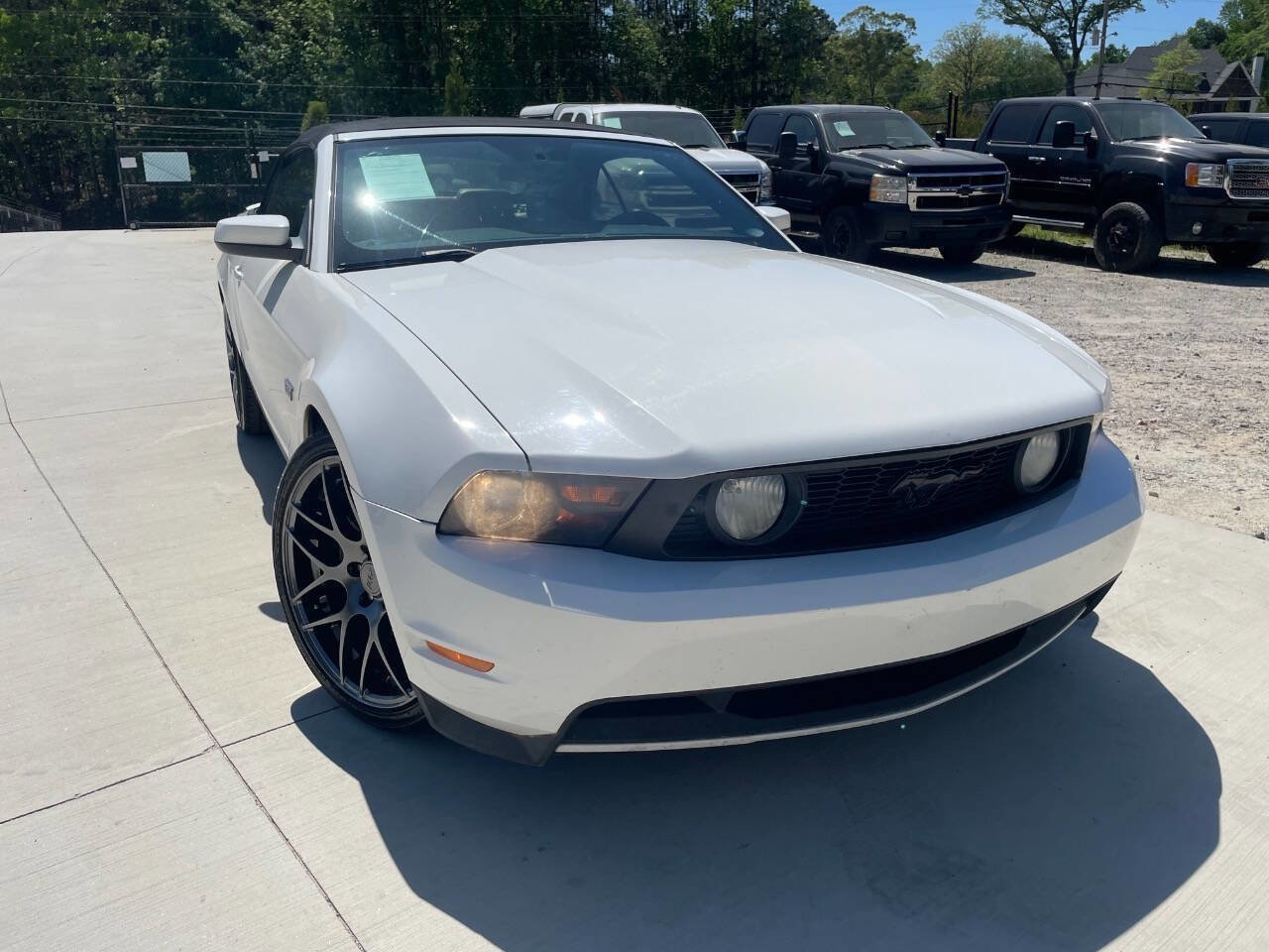 Used 2010 Ford Mustang GT Premium RWD image 1