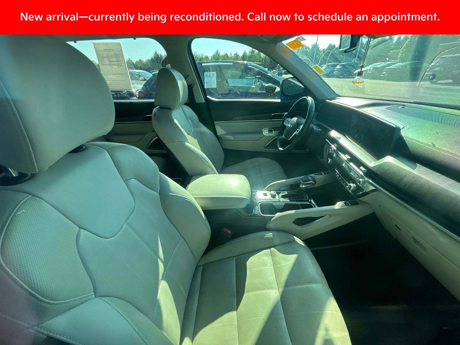 Certified 2024 Kia Telluride EX w/ EX Captain's Chair Package AWD/4WD image 12