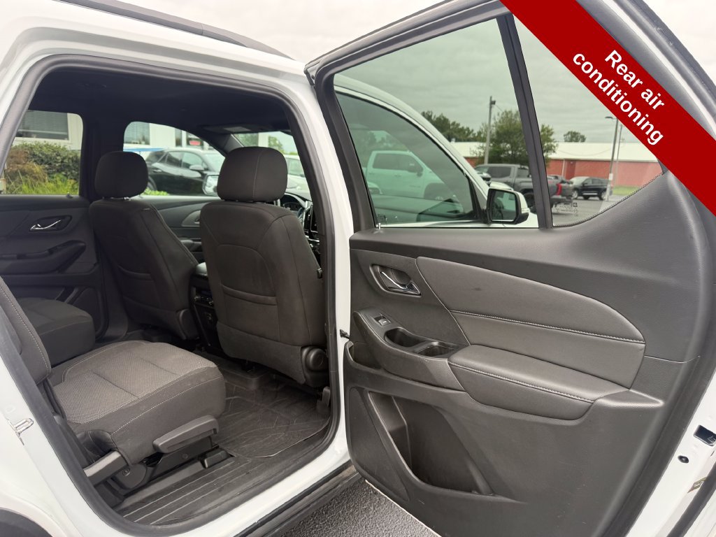 Used 2023 Chevrolet Traverse LT w/ LPO, Floor Liner Package AWD/4WD image 38