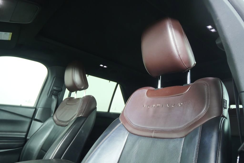 Used 2020 Ford Explorer Platinum w/ Premium Technology Package image 8