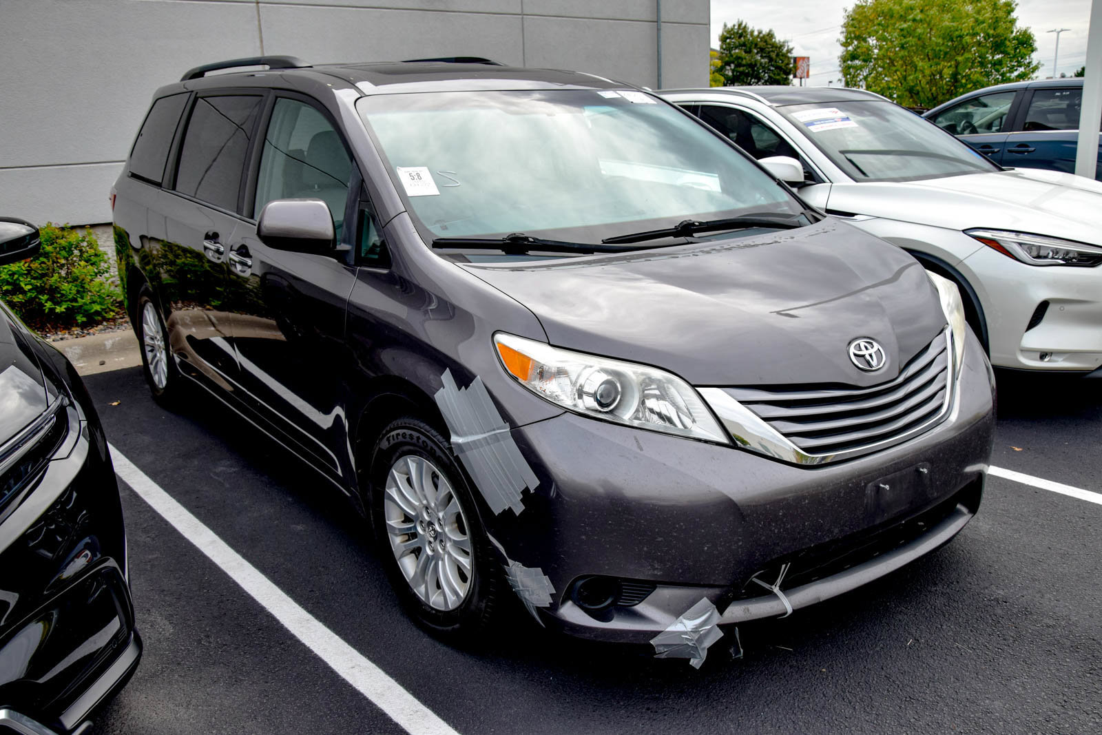 Used 2015 Toyota Sienna XLE FWD image 4