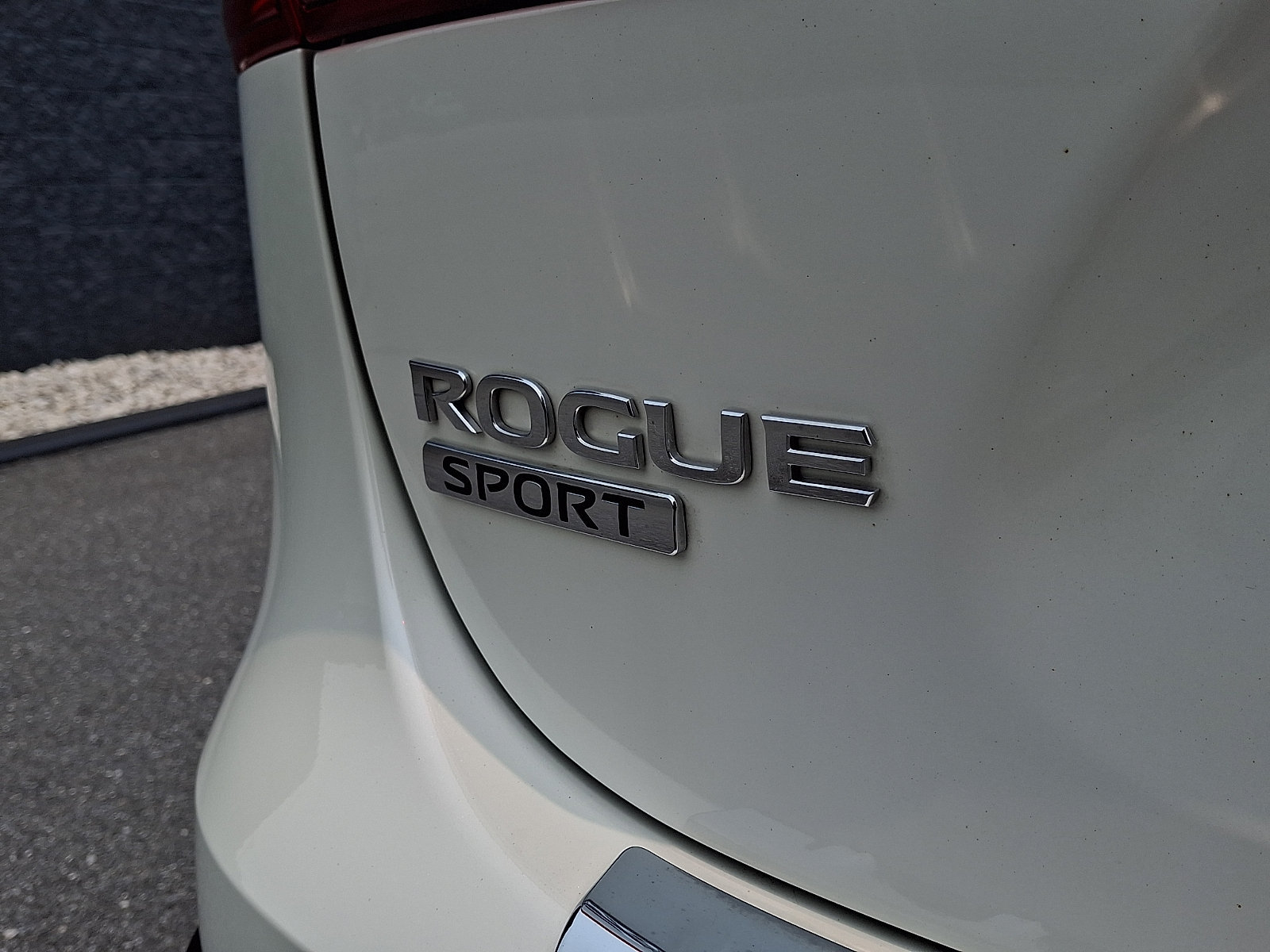 Certified 2022 Nissan Rogue Sport SL AWD/4WD image 29