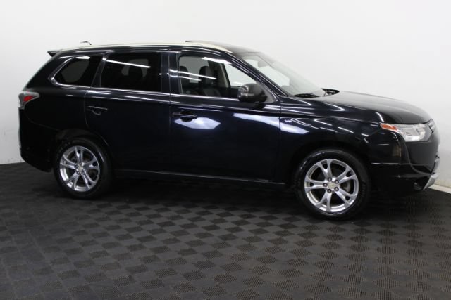 Used 2014 Mitsubishi Outlander GT AWD/4WD image 4