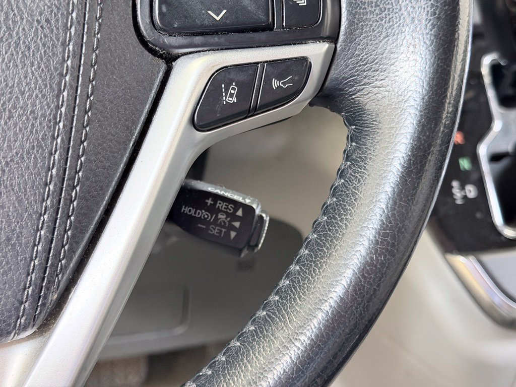 Used 2018 Toyota Sienna XLE w/ XLE Navigation Package FWD image 46
